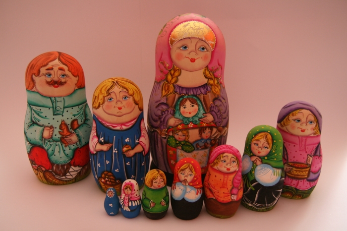 Matroschka "Gro�e Familie" Komplett 10 Puppen (exm014)